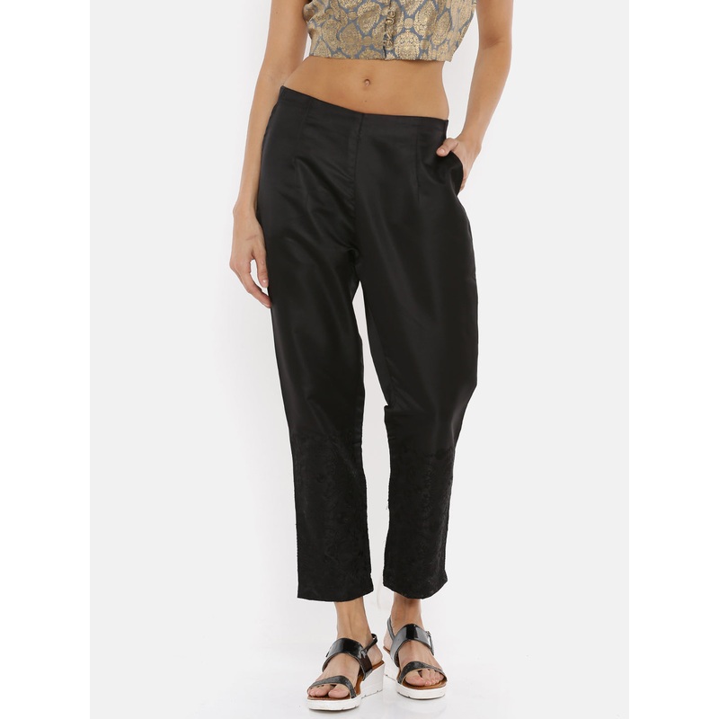 Ladies Printed Black Cigarette Pant