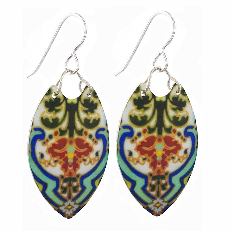 Retreat Earrings – White Ovals