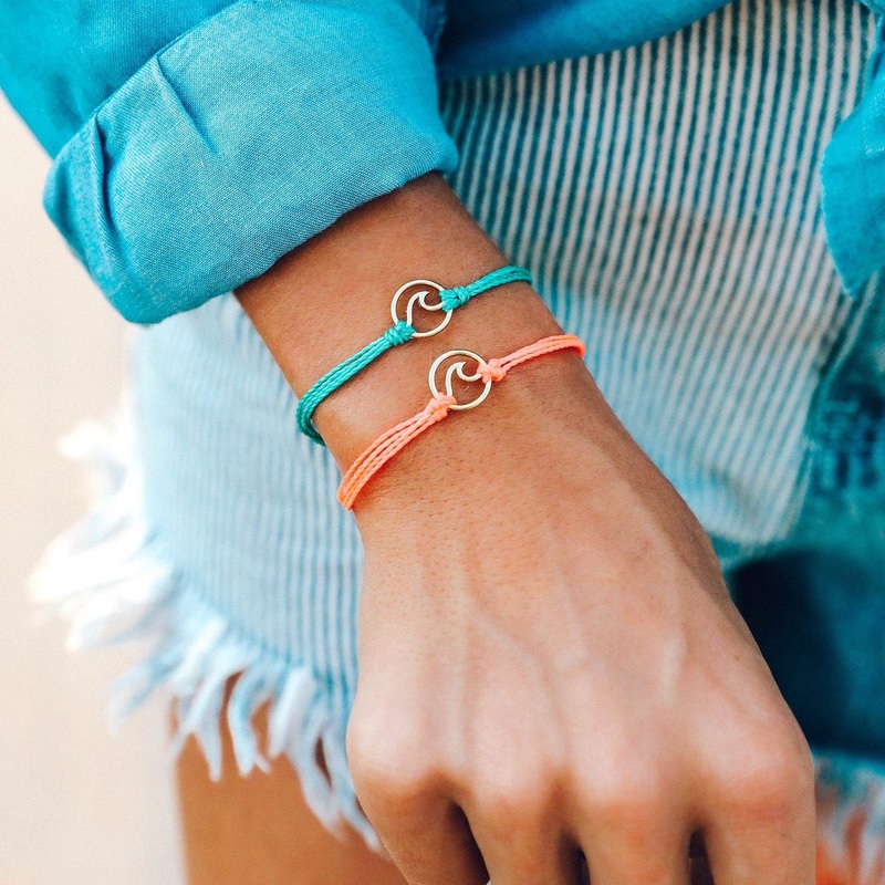 Gold Wave Charm Bracelet|Strawberry|Merlot|Black|Aqua