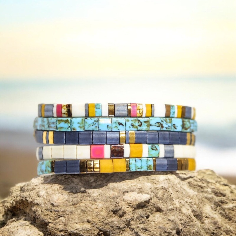 COUNTRY ROADS – 5 Tila Bead Bracelet Stack