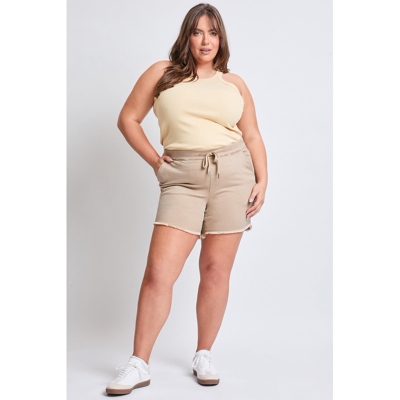 Women’s Plus Frayed Hem Pull-on Shorts