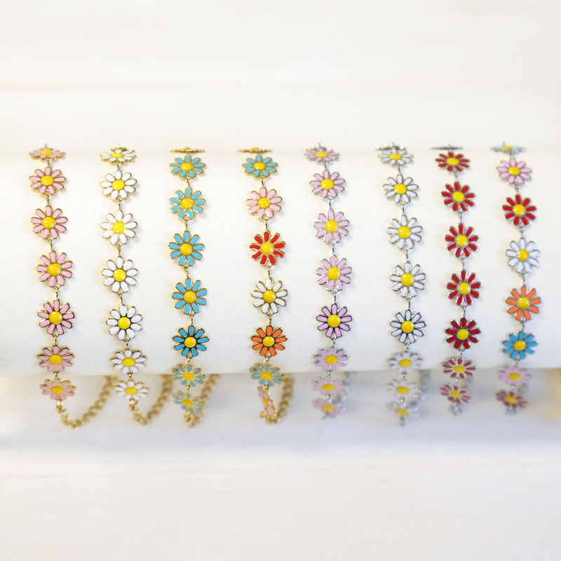 DAINTY DAISY – Flower Chain Accent Bracelet – Adjustable