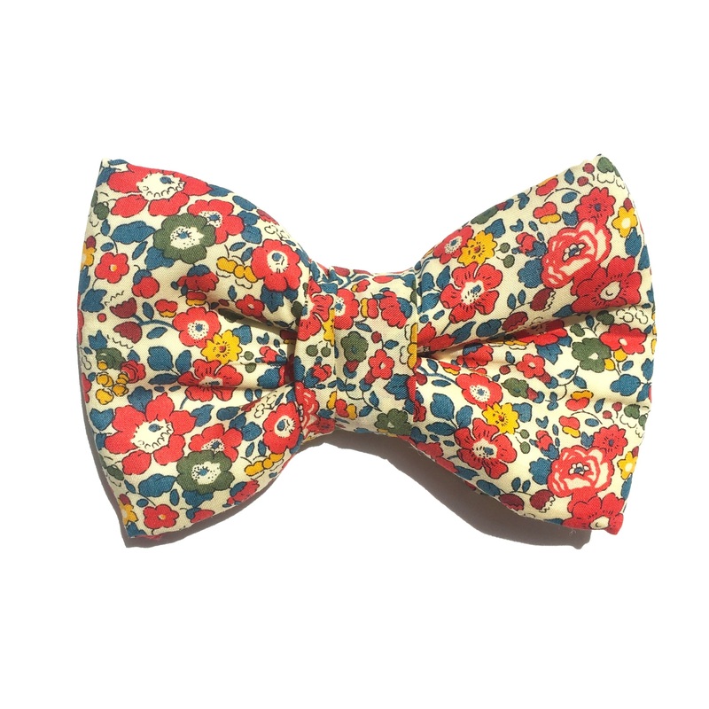 Betsy – Liberty Print Dog Bowtie