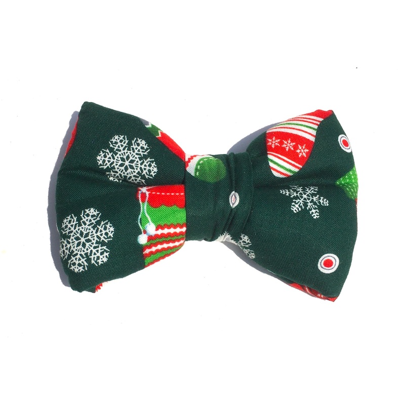 Christmas Dreams – Dog Bowtie