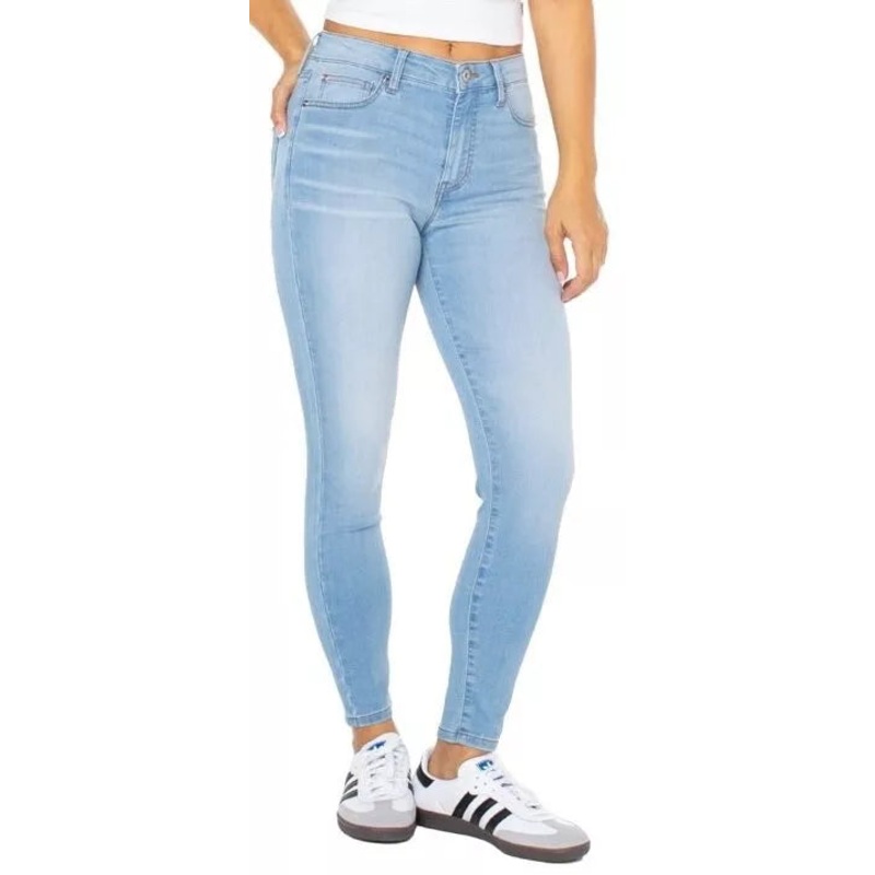 Celebrity Pink Women’s Light Blue Mid-Rise Button-Front Curvy Conscious Jeans | Celebrity Pink In Lebanon