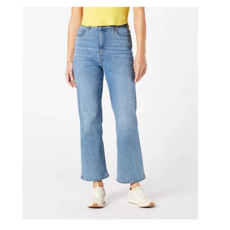 Levi’s Women’s Blue Ultra-High Rise Sculpting Cropped Flare Jeans |Levi’s In Lebanon