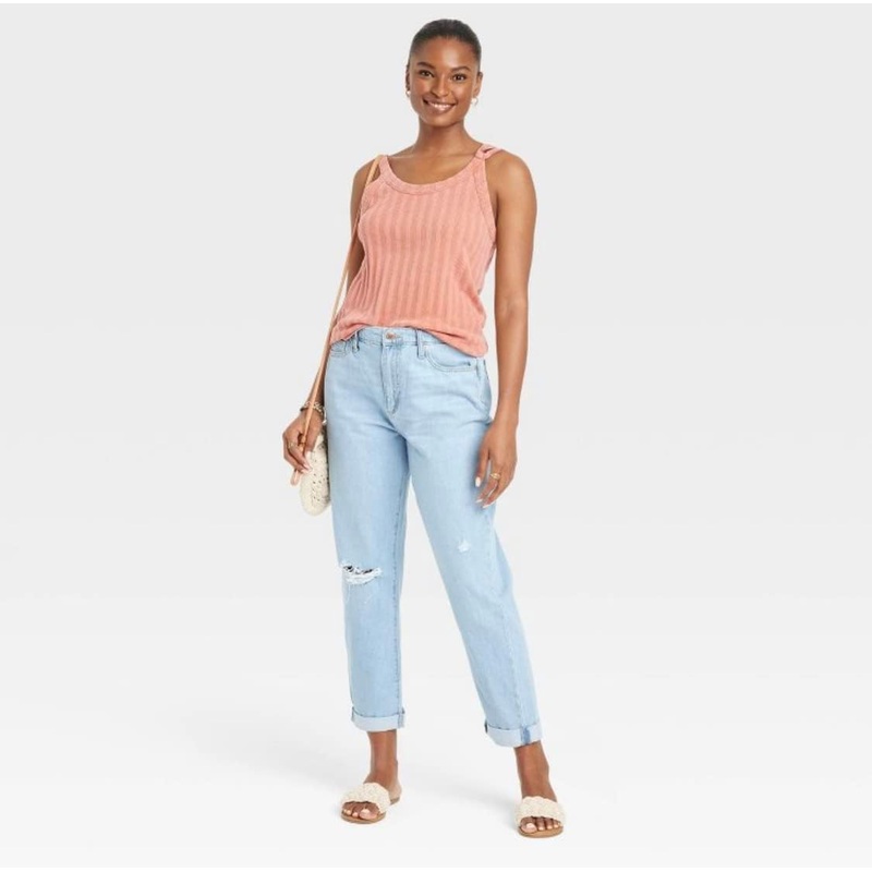 Universal Thread Women’s Light Blue Mid-Rise Boyfriend Jeans |Universal Thread In Lebanon