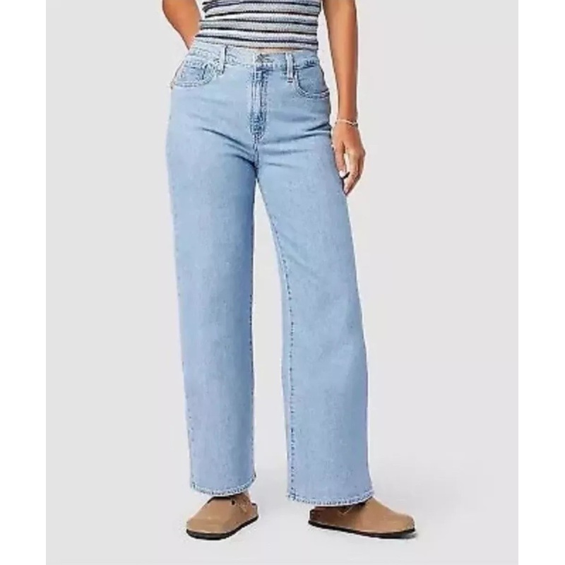 Denizen from Levi’s Women’s Light Blue Vintage High-Rise Wide Leg Jeans |Denizen from Levi’s In Leb