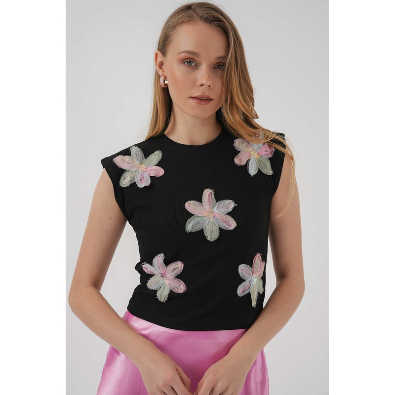 Big Dart Women’s Black Floral Patterned Sleeveless Crop Blouse | Big Dart In Lebanon