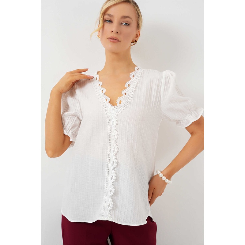 Big Dart Women’s White Short Sleeve Blouse | Big Dart In Lebanon