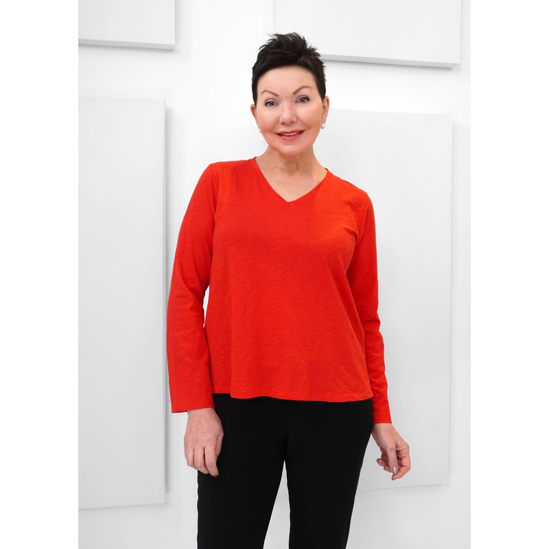 Eileen Fisher – V-neck Easy Tee