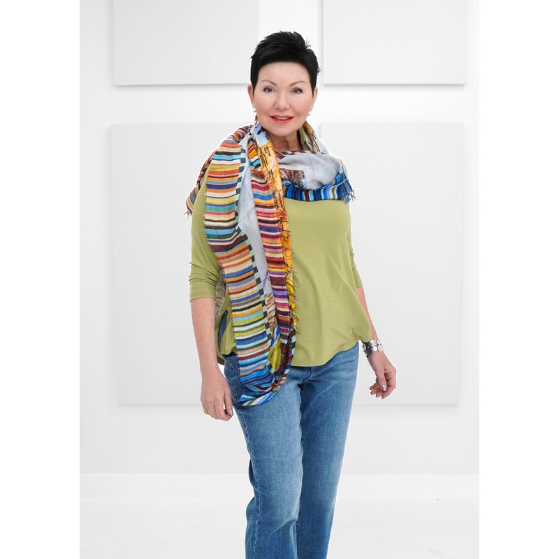 Suzi Roher – Happy Travels|MULTI|145cm x 145cm