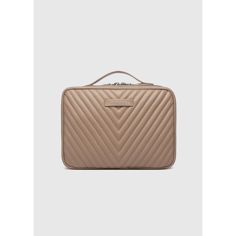 Louenhide – Maggie Quilted Hanging Toiletry Case