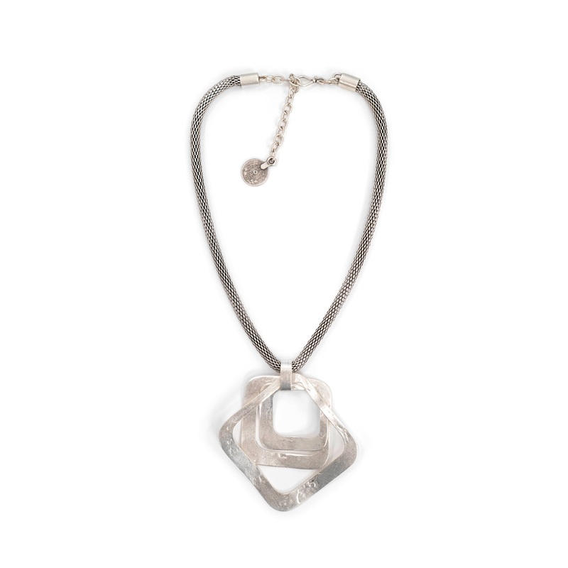 Seraglio – Diamond Shape Pendant Necklace