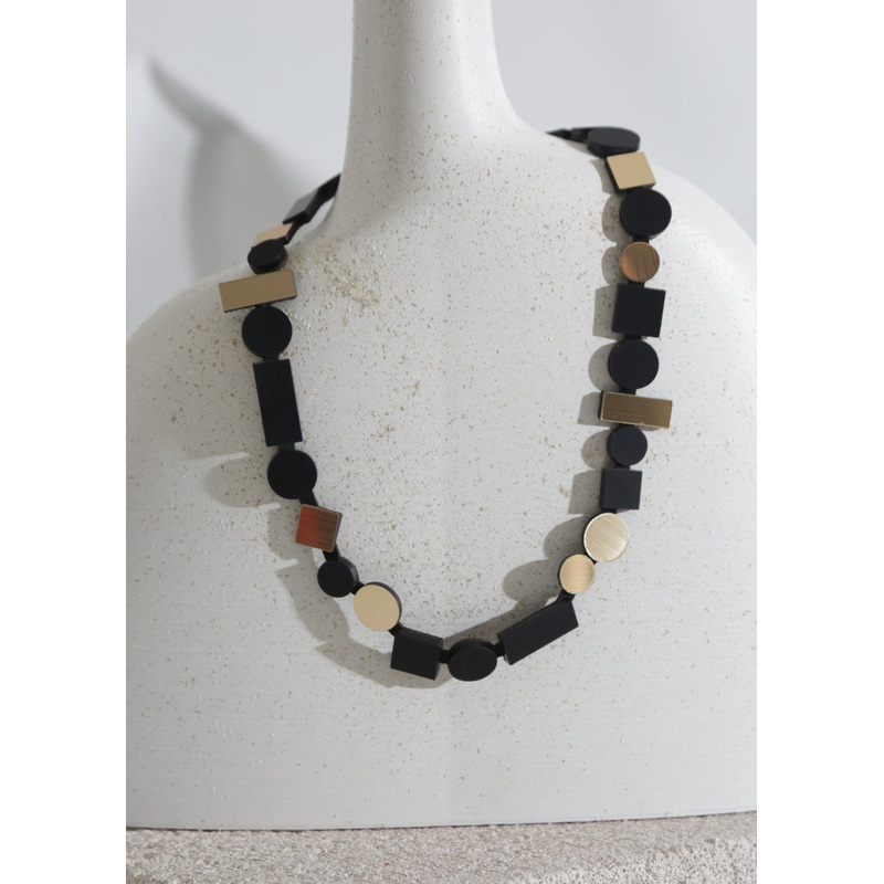 Iskin Sisters – Bauhaus Necklace Round